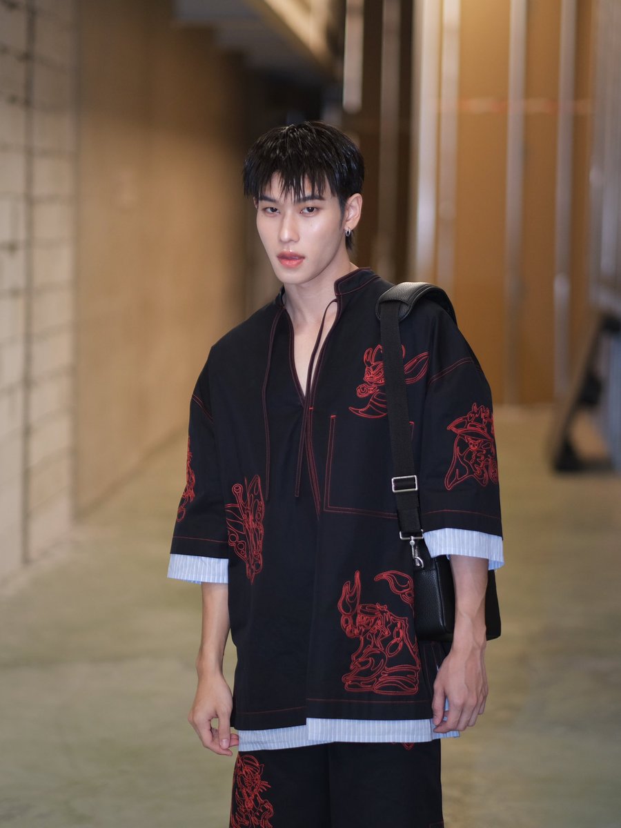 OPENLABEL_TH's tweet image. ZOOM OUT 😎
OFFWHITE x OFFROAD
@off____white #OffWhite
#OFFWHITEWINTER2024xOFFROAD
#OffWhiteBangkok #OffWhiteCommunity
