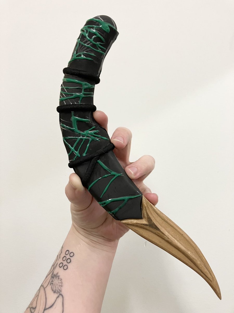 Oh it is going to take FOREVER to get these details in

#AgathaAllAlong