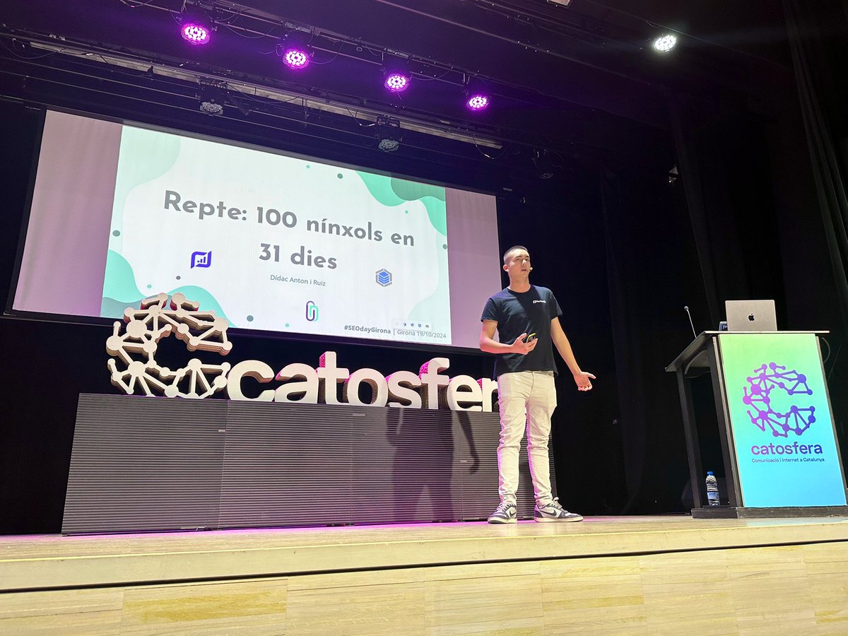 ClaraSoteras's tweet photo. Explora, experimenta, atreveix-te i trenca, el nou EEAT que ens proposa @seo_torch 🙌

Necessitem més professionals amb les ganes, la frescor, la il·lusió i la brillantor d’en Dídac. El seu repte per al #SEOday24 a la @catosfera? Crear 100 nínxols en un mes 🧐 https://t.co/f7ej6qG722