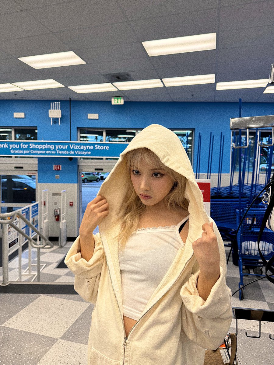 WE_NMIXX's tweet photo. Miami💙💙💙💙

#NMIXX #엔믹스
#지우 #JIWOO https://t.co/srbk9Dr6zt