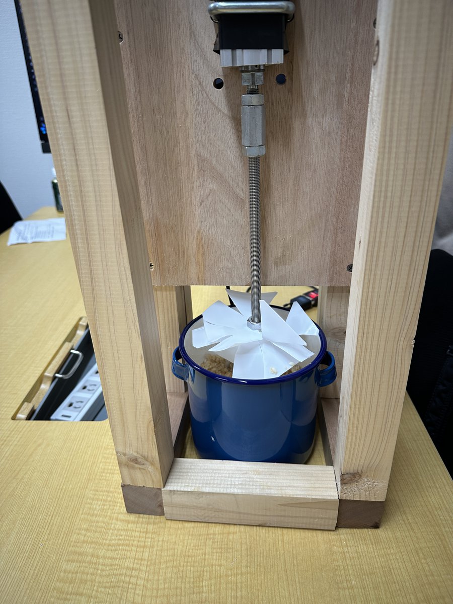tsux_com's tweet photo. 「生成AI味噌作り体験会」にお集まり頂きありがとうございました！

後日イベントの様子をnoteに公開いたしますのでお楽しみにお待ち下さい！ 

味噌美味しく出来ますように🙏 

https://t.co/IZtSioGBuZ

#TECHMISO #菱六 #京都 #味噌 #生成AI #AI #痛快技術 https://t.co/YPslL69rul