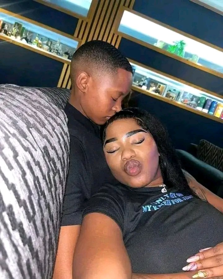 official_ndboss's tweet photo. Pls someone should explain this picture 🤨
•
W//#BEEAND #AnjiSalvacion #ZamoraLibre #irelandblacked #lemaitredujeu #yahyasinwar #quick_set_au #Orense #xion #dbovit #fcklive #HallelujahChallenge2024 #CROS #taleequaleshow #NarcoExPresidenteAMLO https://t.co/DYhM6gf5Xu