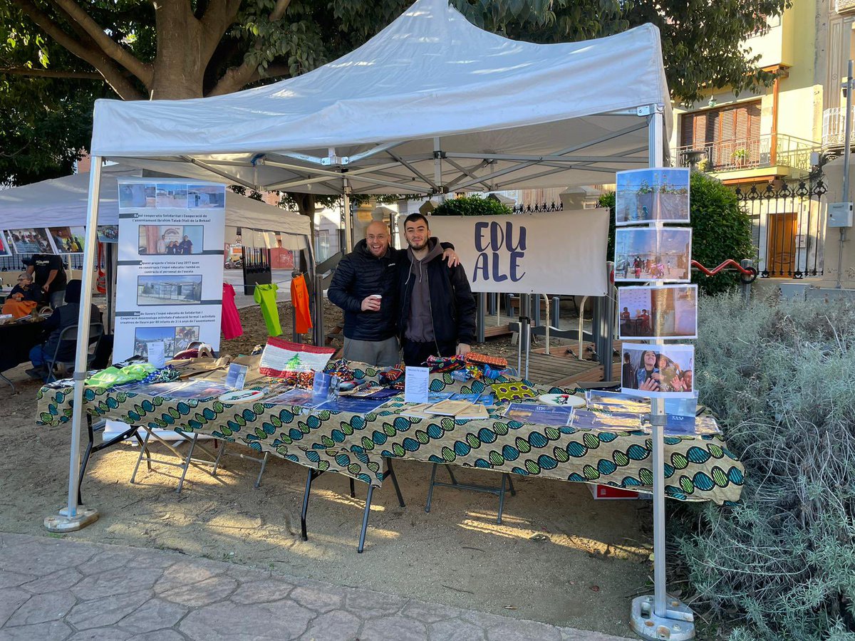 Participem a les Jornades Solidàries de <a href="/ajmalgrat/">Aj de Malgrat de Mar</a> . Ahir vam explicar la situació actual del Líban a l’Arxiu Municipal. Avui serem a la Fira Solidària a Can Campassol. 🇱🇧🔵🟠