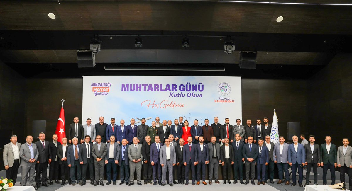Arnavutkoy_K's tweet photo. Kaymakamımız Mahmut HERSANLIOĞLU ve Garnizon Komutanımız Selim KÖSE’nin katılımlarıyla, Belediye Başkanımız @mcandaroglutr‘nin 19 Ekim Muhtarlar Günü kapsamında düzenlemiş olduğu kahvaltı ve toplantı programı gerçekleşti.
@TC_istanbul https://t.co/zka6ooIVaM