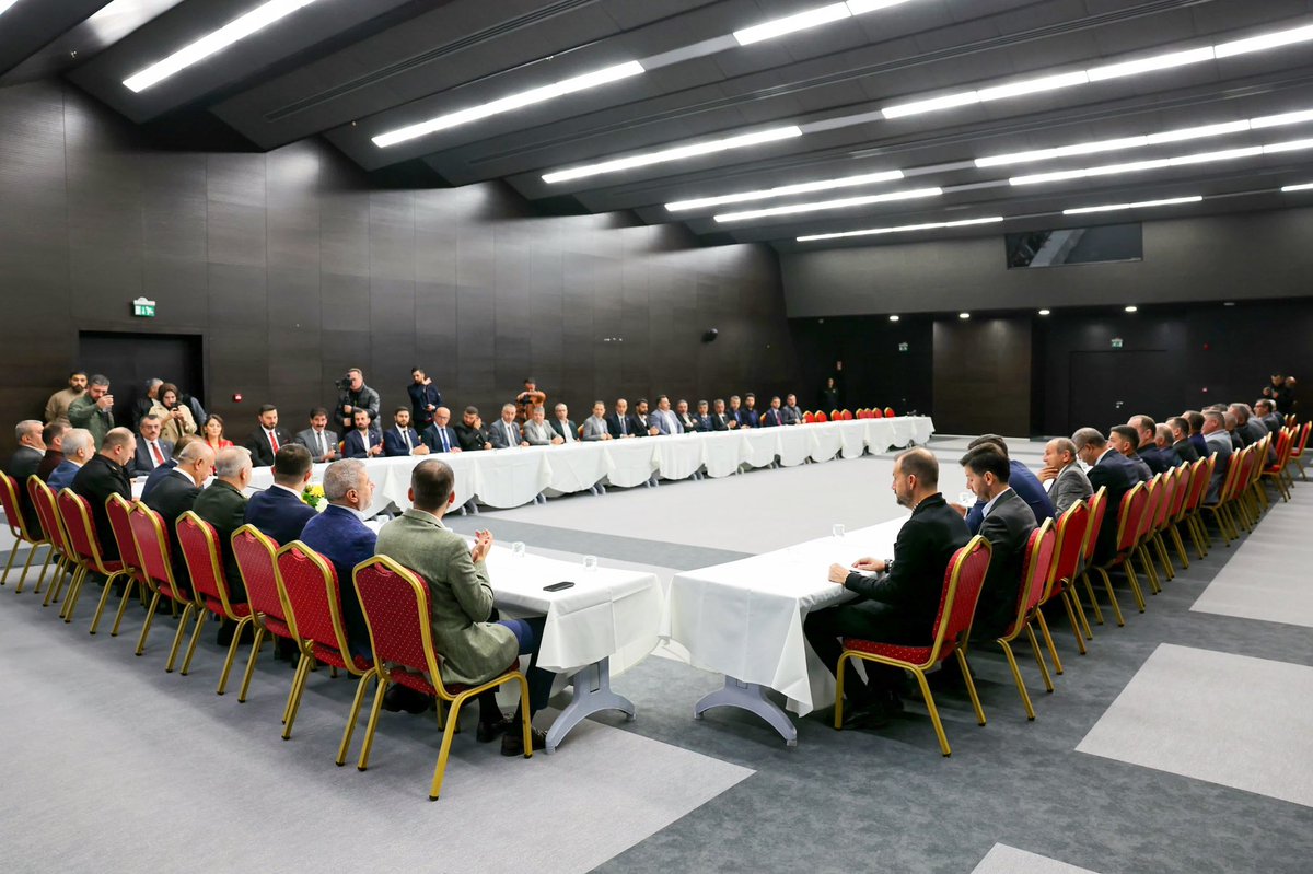 Arnavutkoy_K's tweet photo. Kaymakamımız Mahmut HERSANLIOĞLU ve Garnizon Komutanımız Selim KÖSE’nin katılımlarıyla, Belediye Başkanımız @mcandaroglutr‘nin 19 Ekim Muhtarlar Günü kapsamında düzenlemiş olduğu kahvaltı ve toplantı programı gerçekleşti.
@TC_istanbul https://t.co/zka6ooIVaM