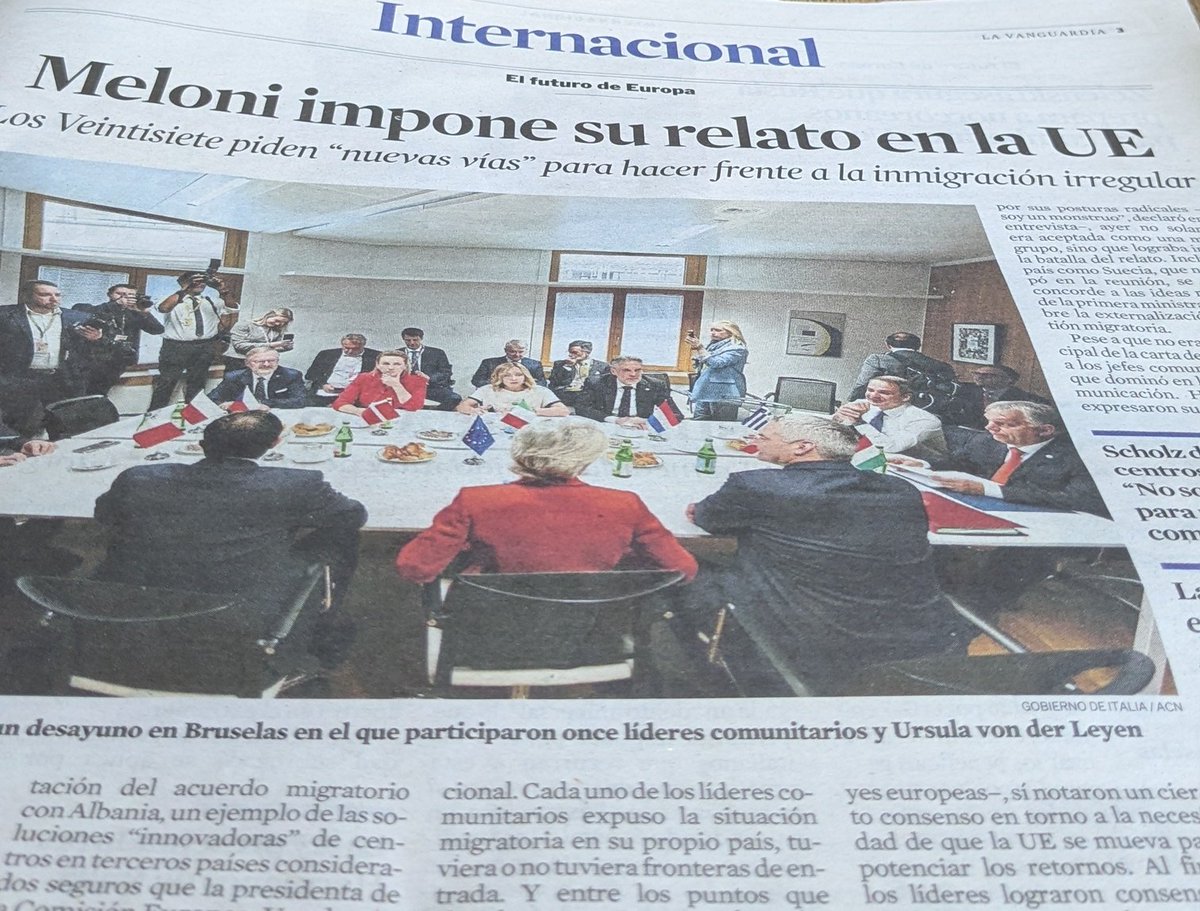 Ells fotent-se unes pastetes i un cafetó, sentats en el temple del privilegi, i al mateix temps, parlant de tancar en centres d'internament externalitzats a gent q han nascut en un codi postal equivocat. Odi de classe!