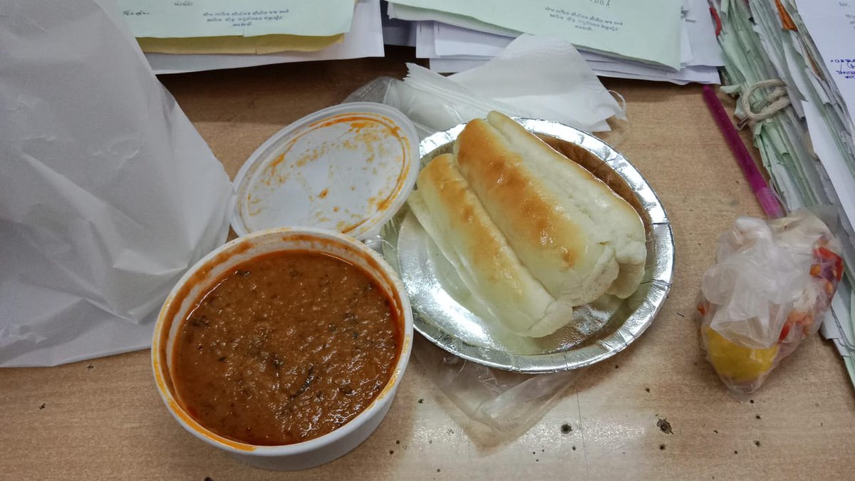 heer12012000's tweet image. #lunchvibes 😋
#districtcourt ☺️
#afternoonvibes ♥
#paanvbhajilover 🤗
#mouthwatering 🤤
#foodie 🍴
#GoodAfternoonWorld🧡