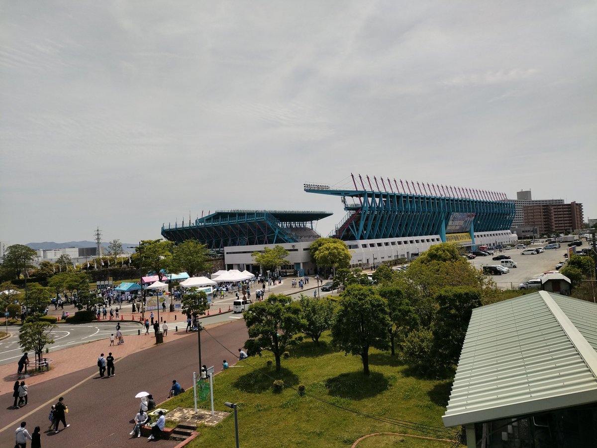 Jun20100413's tweet image. サガン鳥栖のJ2降格が決定。
昨年のアウェイに行ってきて、こんな駅近なとても見やすいスタジアムだし、スタグルも美味しかったから悲しい。
11月のアウェイ鳥栖には自分は予定が行けないけど両チーム頑張ってほしい!
J1で待ってるから来年に上がってきてほしい!
#サガン鳥栖 #駅前スタジアム