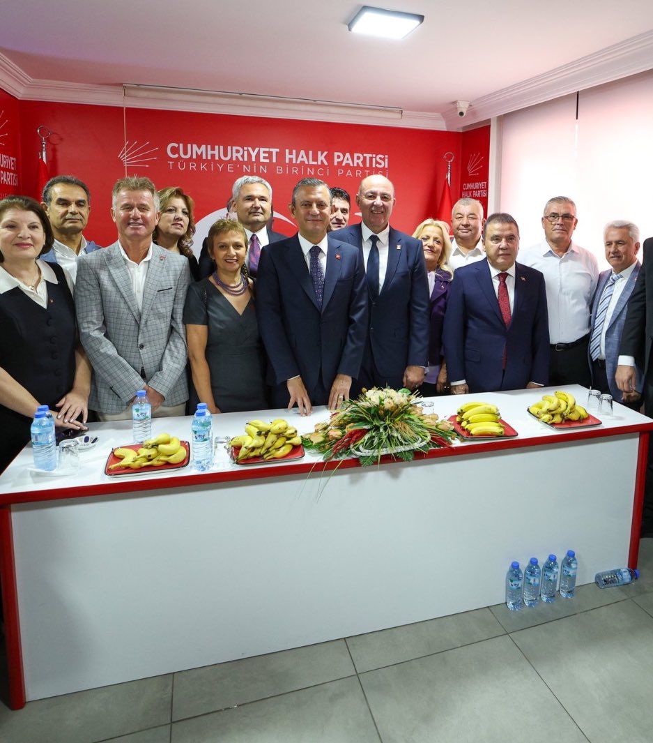 Kim ne derse desin. Ülke bebek katili skandalı ile çalkalanırken, ana muhalefet lideri çekirdeksiz nar festivaline gidemez! CHP'ye oy vermiş bir yurttaş olarak söylüyorum bunu!