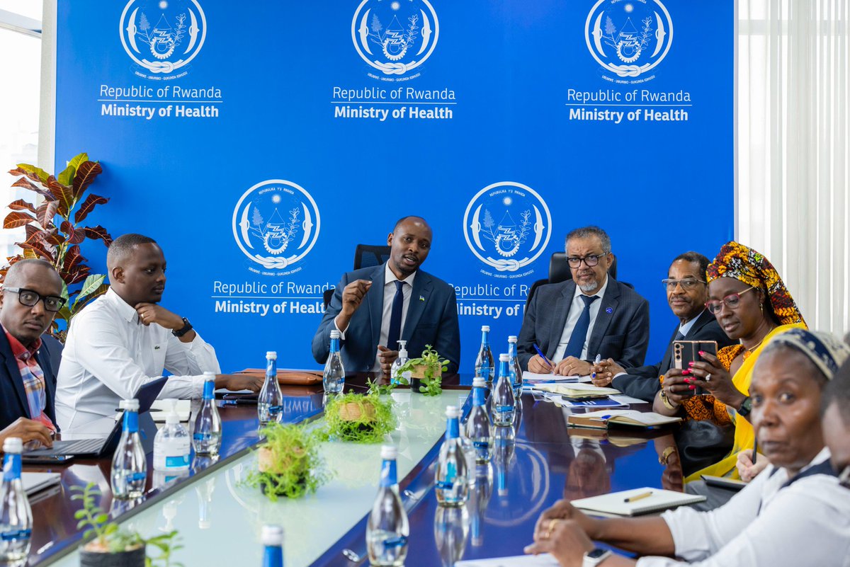 RwandaHealth's tweet photo. This morning, Minister @nsanzimanasabin and MoS @YvanButera  received @WHO Director-General @DrTedros, who is in Rwanda for a two-day visit to see the ongoing response to the #Marburg virus disease outbreak. https://t.co/9ARk8A1lKe