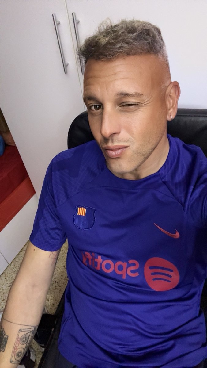 karimcelestial's tweet photo. Al Lío .. hoy toca Assamblea ✌🏼
Visca el Barça !!! ❤💙 

#assambleafcb #barça #fcb https://t.co/qAhUCjM0OC
