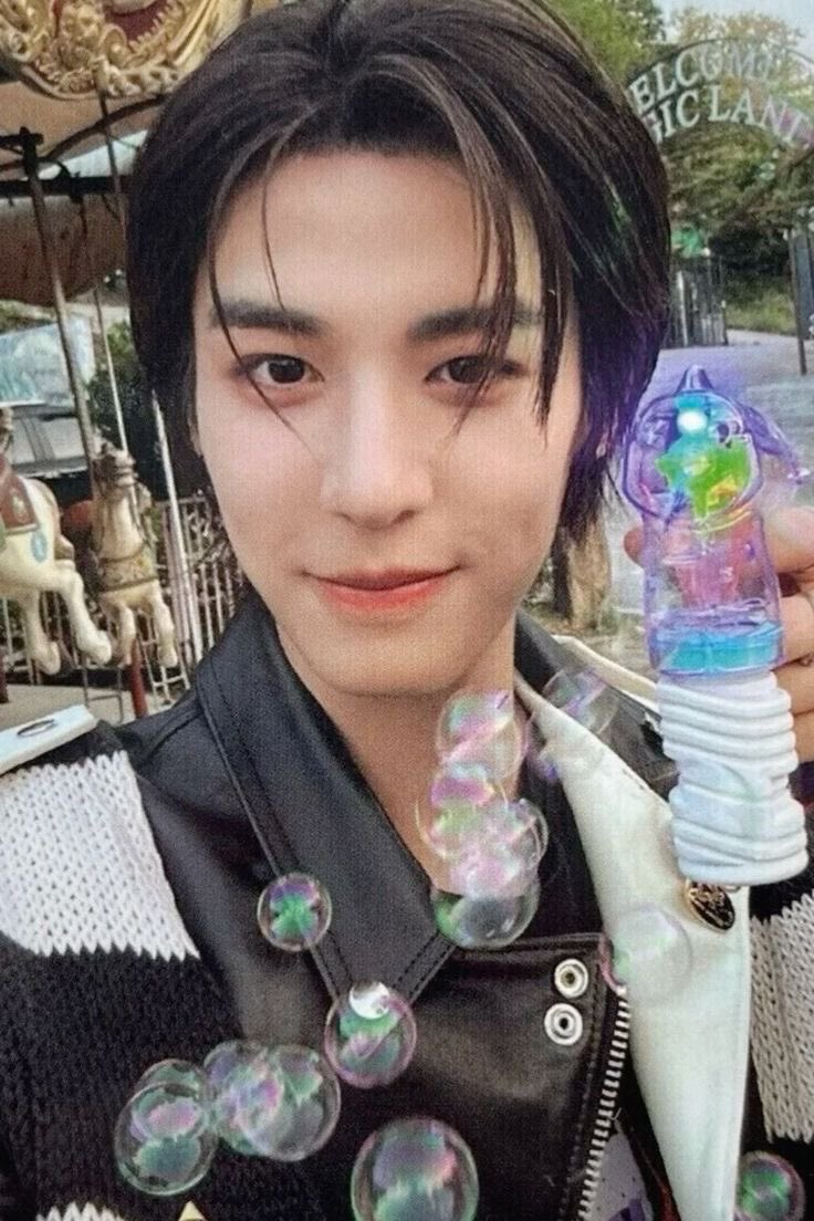 810taesan's tweet photo. LEEHAN BIRTHDAY GIVEAWAY 
 
for 2 winners :
 ┊1 pc ihan bubble 🫧
 ┊1 cahol fish 🐠

rules :
┊indonesia onedoor
┊rt &amp; like this post
┊follow @810taesan 
┊reply with your fav leehan moments with the ht #LEEHAN https://t.co/UoojNx38g7