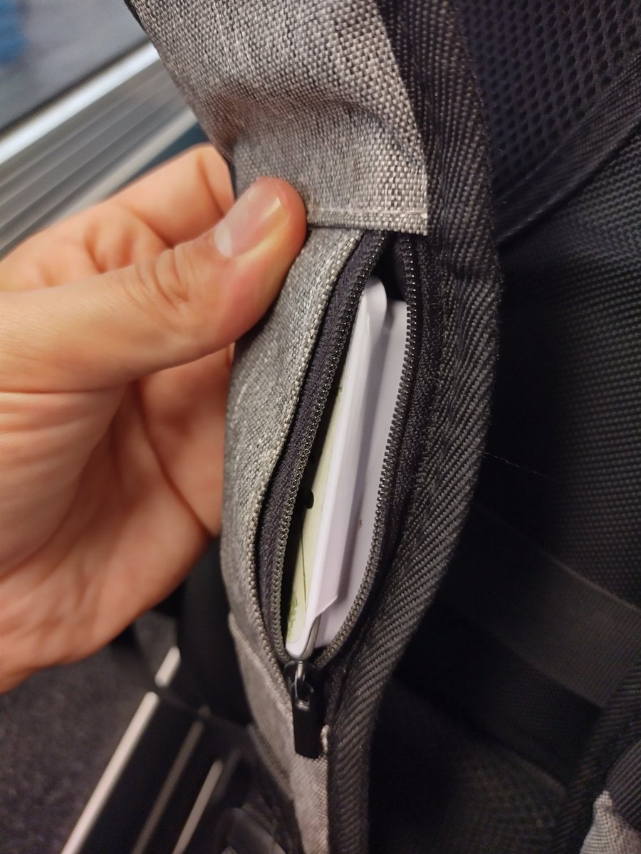 MandelaFG's tweet photo. Really appreciate this wee pouch in backpack straps for smuggling prototypes. https://t.co/CSqL8B6iPi