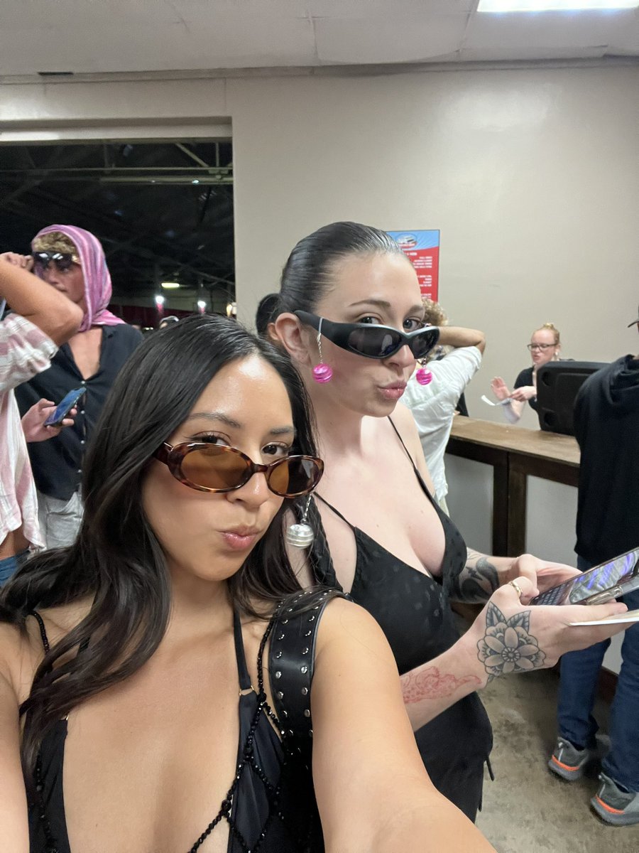 karinabrisenia's tweet photo. @johnsummit your fav disco bobble girls love u 🫶🏽 https://t.co/HMJWnYLSr8