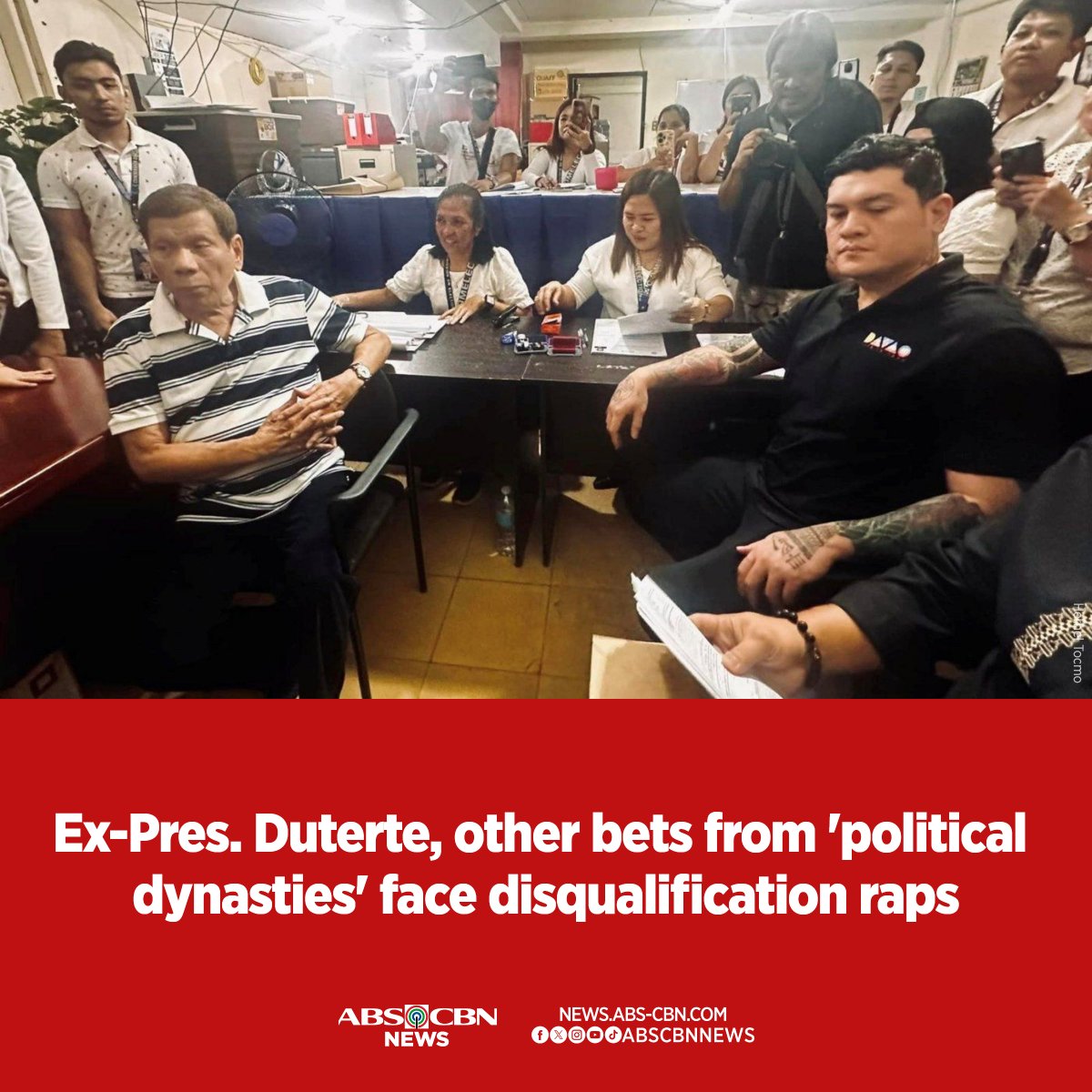 ABSCBNNews's tweet photo. The Alyansa ng Nagkakaisang Mamamayan said Comelec should bar #Halalan2025 aspirants who are immediate relatives of incumbent mayors, governors, and district representatives from running for the same elective positions to replace or succeed their family members. https://t.co/d1EXdcpGav