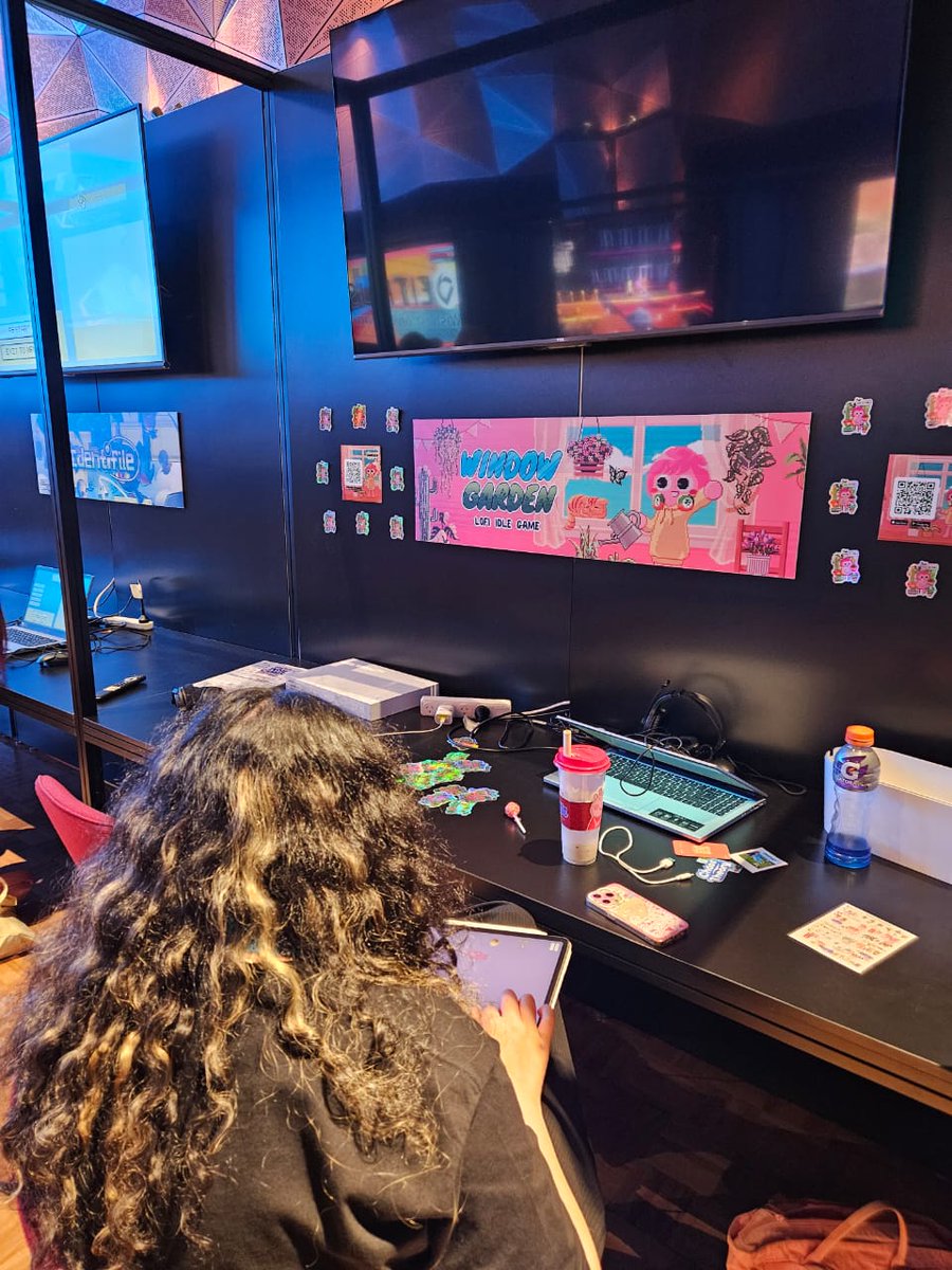 We're here! Visit the Window Garden booth at SXSW Sydney Game Showcase until Oct 20! 

Pictures by my lovely game dev friend, <a href="/senmalasen/">Mala</a> 💚💚💚 Thanks for dropping by! 🤗 #sxswsydney2024 #windowgarden