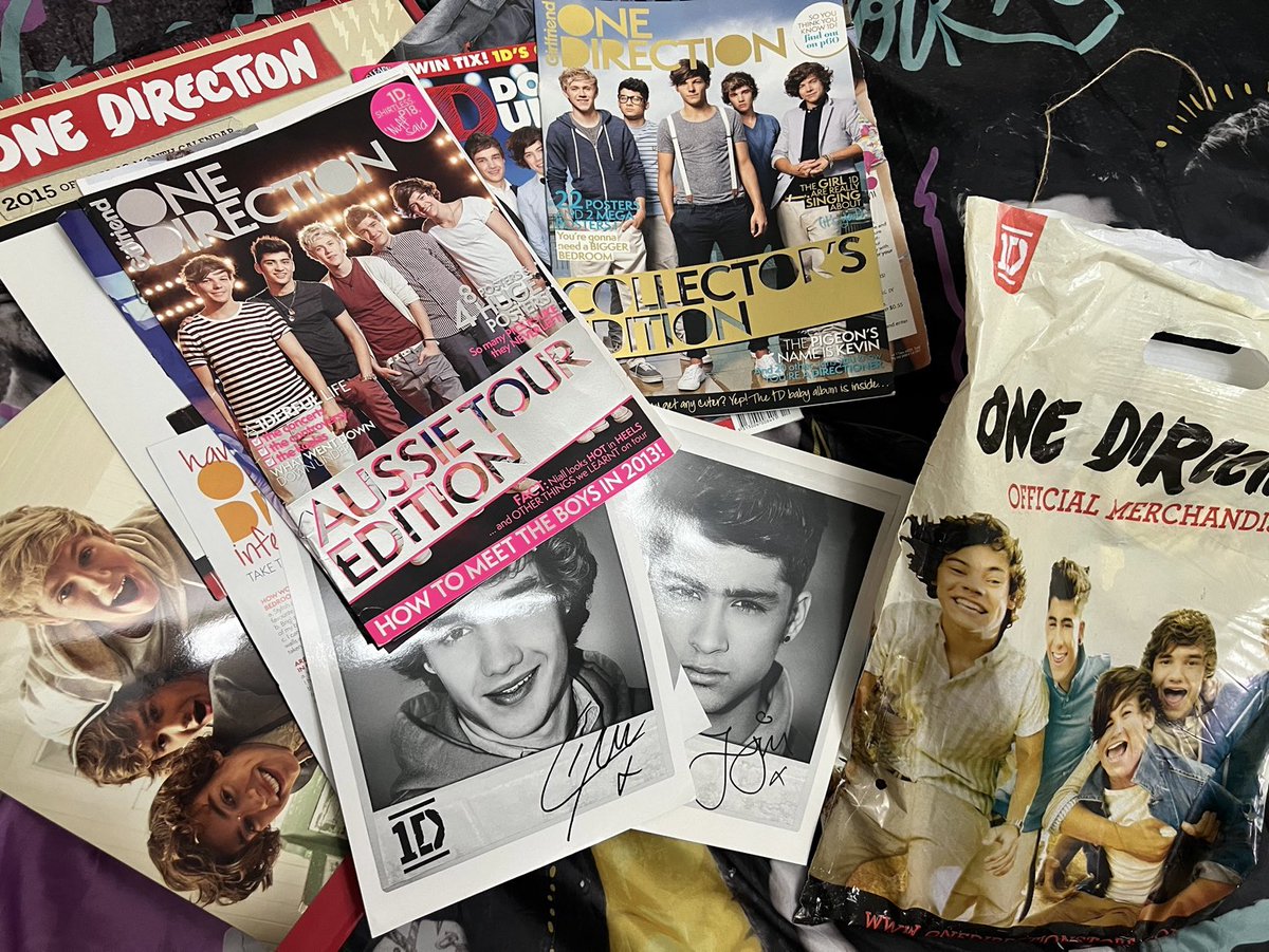 heswithljp's tweet photo. do any aussie directioners rmbr these magazines and a pop-up merch store we had back in those days? im feeling all kinds of emotions going through all my 1D things https://t.co/hx0pOVHdT8