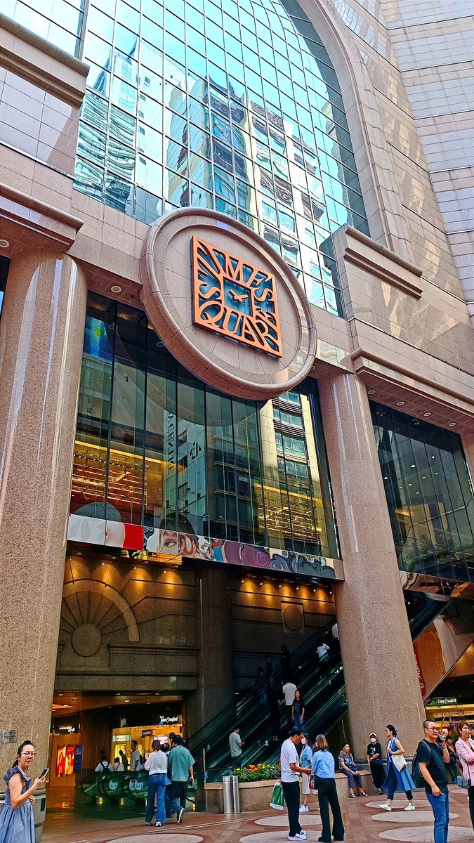 derric1292's tweet photo. @Queen_primis Times Square in Hong Kong https://t.co/ucISun4hrr