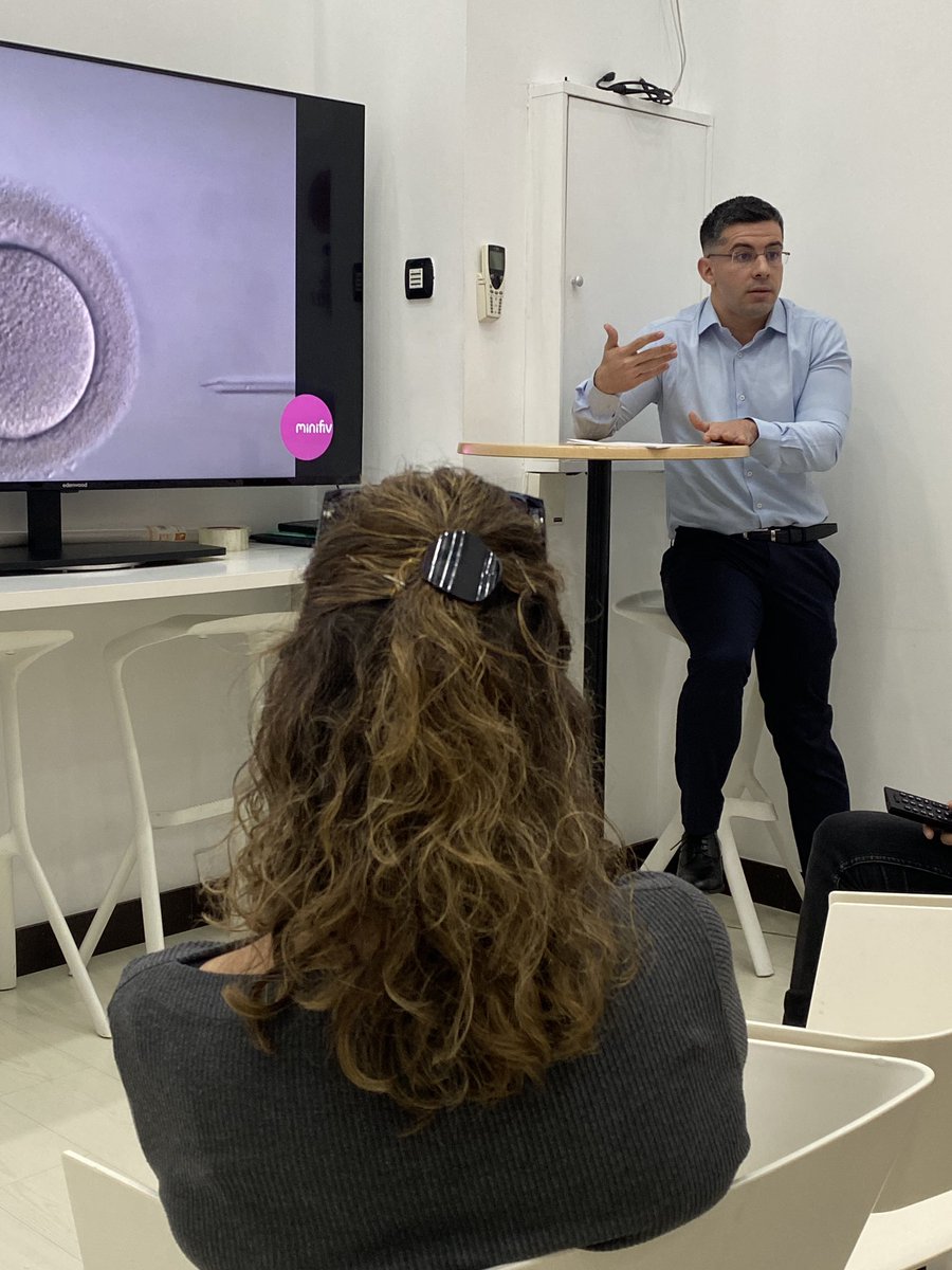 asociacionAMAIN's tweet photo. Siguiente charla, por parte de Enrique García de @minifiv_es, que nos habla de cómo mejorar la calidad de nuestros gametos.
#infertilpandy #amain #infertilpandyMadrid #reproduccionasistida #jornadadepuertasabiertas https://t.co/SGKfrGIzEk