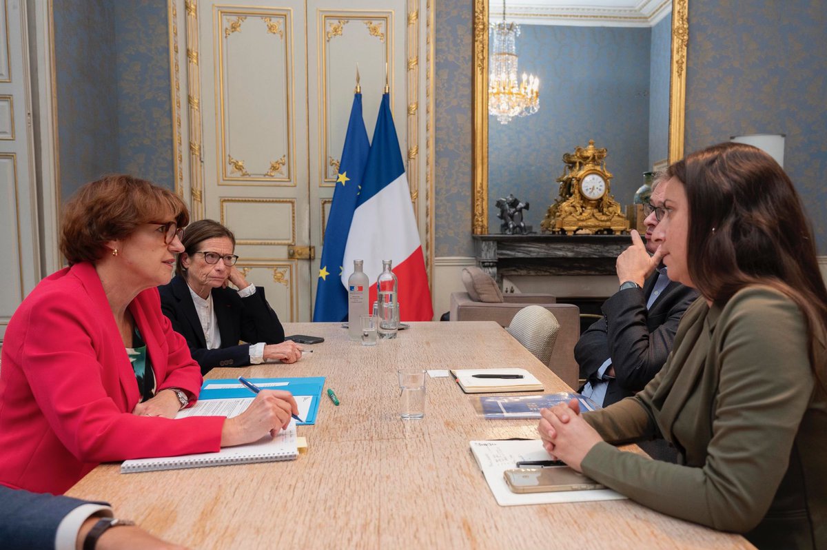 Hier, j’ai rencontré <a href="/AnnieGenevard/">Annie Genevard</a> pour réaffirmer nos engagements à la <a href="/FCD/">FCD</a> envers les agriculteurs et le #pouvoirdachat. 🔍🛒  

💬 #compétitivité #egalim… Merci pour cet échange constructif, de bon sens pour toute la filière, de  l’agriculteur au consommateur 📈