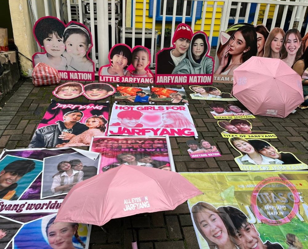 litolbeansprout's tweet photo. this is what happens when the fandom is full of dedicated, creative, and passionate fans. sino ka dyan? may pa coffee truck, props, and jarfyang merch pa.  i can’t imagine what kind of surprises are in store for the big night. ack

JARFYANG LIGHTS NYC 
JARFYANG LIGHTS NYC https://t.co/5xLaCyhgXS