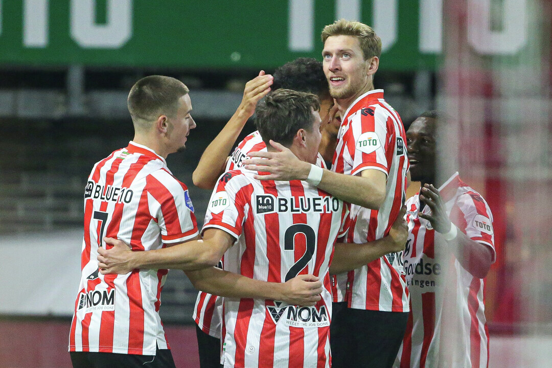 _Blue10's tweet photo. Matchday! Vanavond speelt Sparta Rotterdam tegen Almere City ⚽

Team Blue10 is aanwezig in Het Kasteel om de Spartanen toe te juichen naar de eerste thuiszege van het seizoen 🔴⚪

#Blue10 #Sparta #Matchday https://t.co/ySJxAZxRft