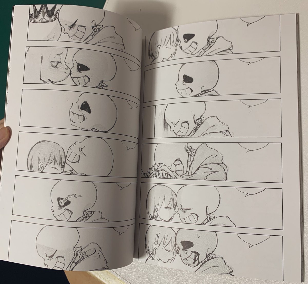 26_heh's tweet photo. 이거 예전에 구매했던 일본 회지인데 (19금임…;)
이 장면 보니까 내가 왜 샌즈를 좋아했었나 다시 깨닫게 됨… 반복되는 시간을 기억해주는 작은 해골아… 🥺 https://t.co/al0T962HQA