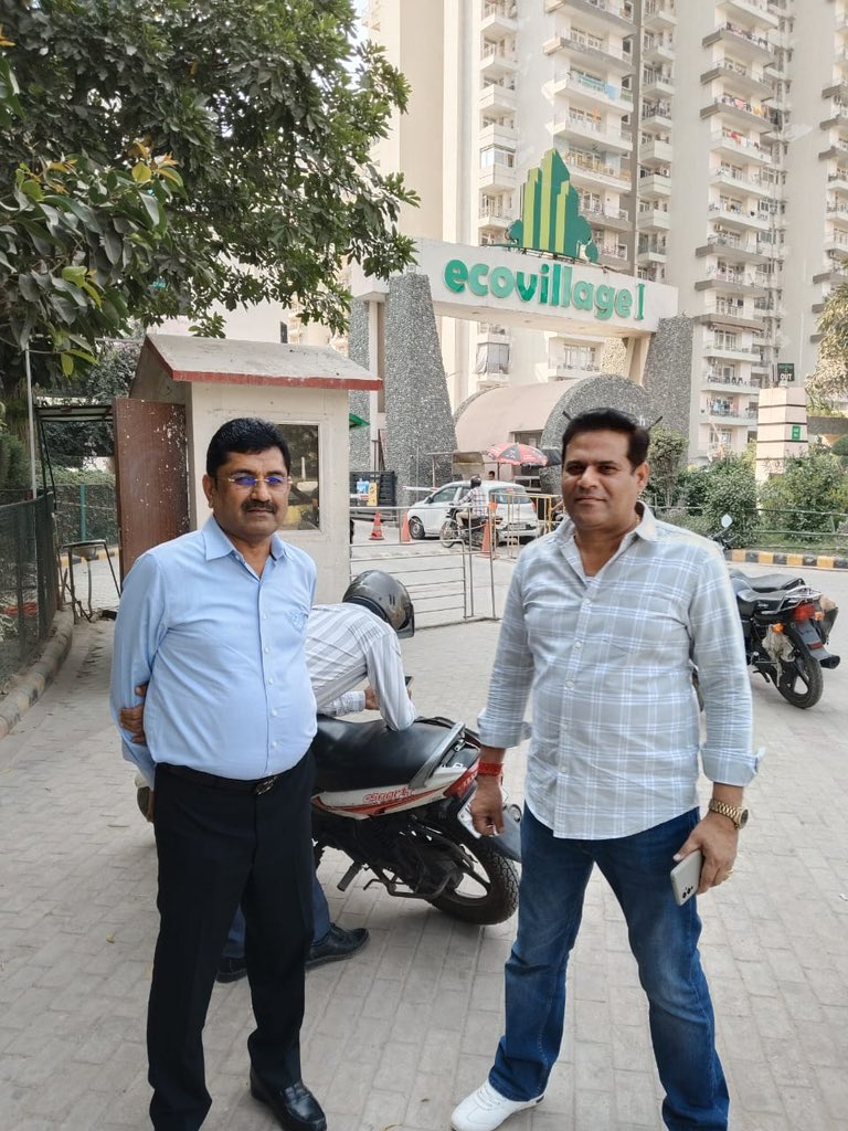 Dk2010Kishor's tweet photo. आज वो दिन आ ही गया जब Supertech Eco Village 1 के सामने FOB का काम शुरू हो गया। माननीय सांसद डॉ महेश शर्मा जी @dr_maheshsharma, दादरी विधायक माननीय तेजपाल नागर जी @tejpalnagarMLA और CEO @OfficialGNIDA NG रवि कुमार जी का बहुत बहुत धन्यवाद जिन्होंने हमारी माँगों पे पूरा ध्यान दिया और आज काम शुरू करवा दिया। @ev1stf @IAS_SAUMYA @GargAnnapurna @dmgbnagar @myogiadityanath @BJP4Bisrakh @iMukeshBJP @Sangeeta_BJPMM @Gajendramavibjp @Bjp4GbnagarUP @BJP4UP