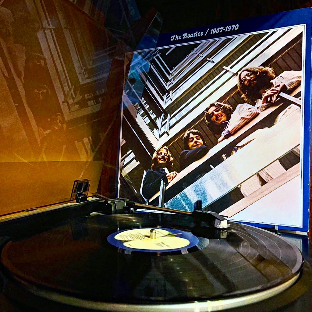 Riotcatss's tweet photo. ..Yellow matter custard,
Dripping from a dead dog's eye.
Crabalocker fishwife pornographic priestess,
Boy you been a naughty girl,
You let your knickers down..
#TheBeatles #BlueAlbum #19671970 #Vinyl https://t.co/mBgsqtvLKn