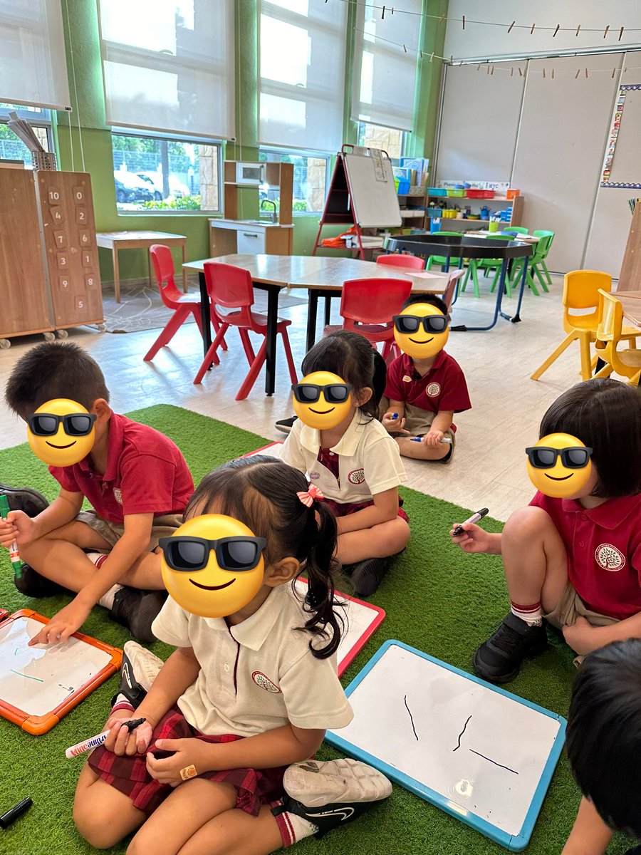 esthersspw's tweet image. We&apos;re focusing on basic strokes today and practicing them on the whiteboard! It&apos;s a fun way to build our writing skills. #EarlyLearning #Education #his_learning @HISPriMandarin