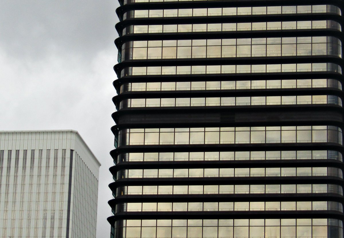 ManuelRevilla57's tweet image. Esa luz reflejada en el cristal solo puede estar ahí ...

#TorreBBVA #Oiza #arquitectura