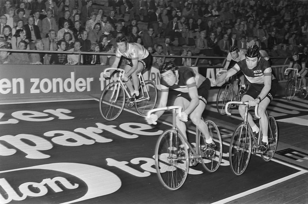 Cycling Legends Media tweet media