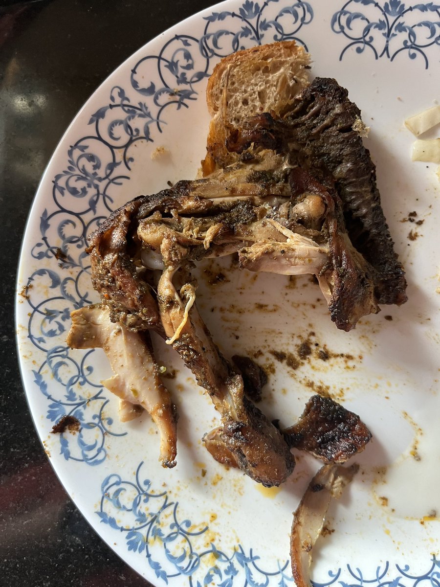Kiranunni's tweet photo. Ordered this from Urula Restaurant, Kakkanad via Zomato. The chicken was stale af. Stopped eating midway. But @zomato @zomatocare wants the customer to wait for 24hrs to rectify the issue or to give a compensation. Horrible service. 

@deepigoyal https://t.co/vQ7oVTO6lU
