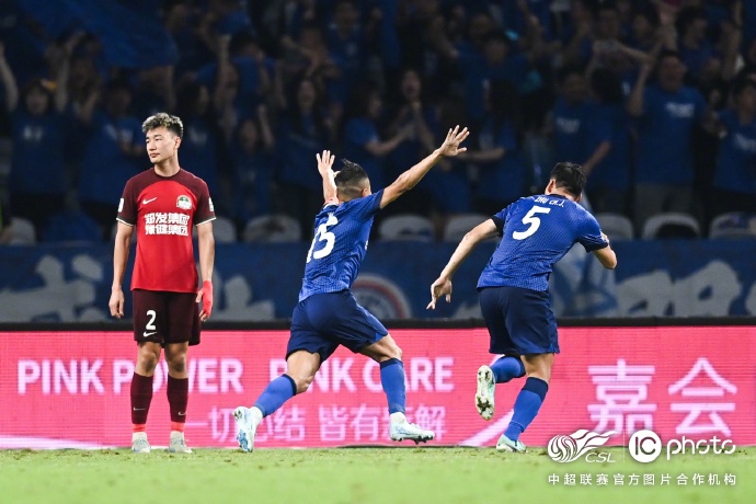 Superligachina's tweet image. #CSL #Jornada28| Remontada culminada en el minuto 89 que puede valer un título de liga para el Shanghai Shenhua que derrotó 2 (Joao Teixeira 🇵🇹 &amp;amp; Wu Xi 🇨🇳) : 1 (Nico Covic 🇷🇸) al Henan!