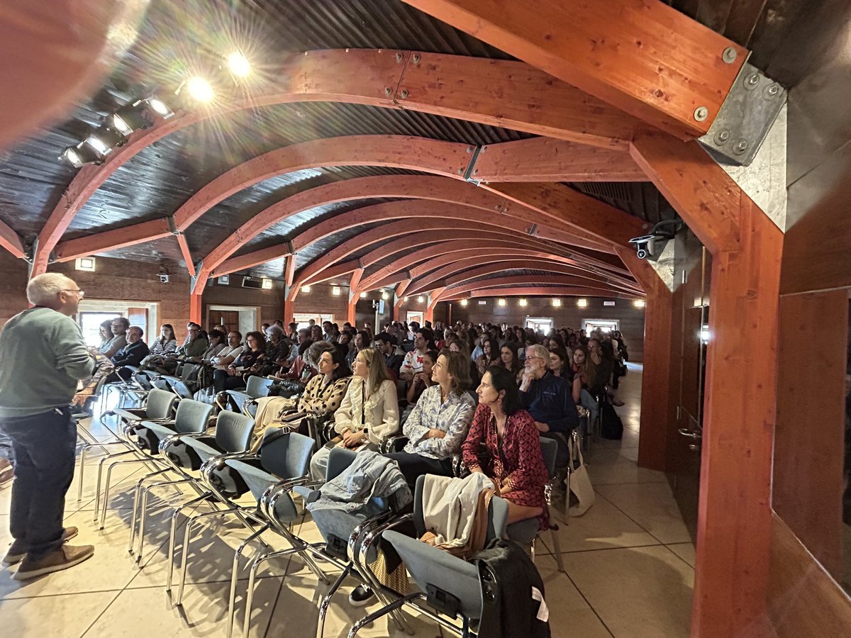 casado_medina's tweet photo. Mesa “Abordaje del dolor crónico”: lleno hasta la 🟢
VIII Jornadas semFYC de Medicina Rural
@semfyc @semfycrural @semFyc_Ex 
#RURAL24 https://t.co/RHa6kPJQOq