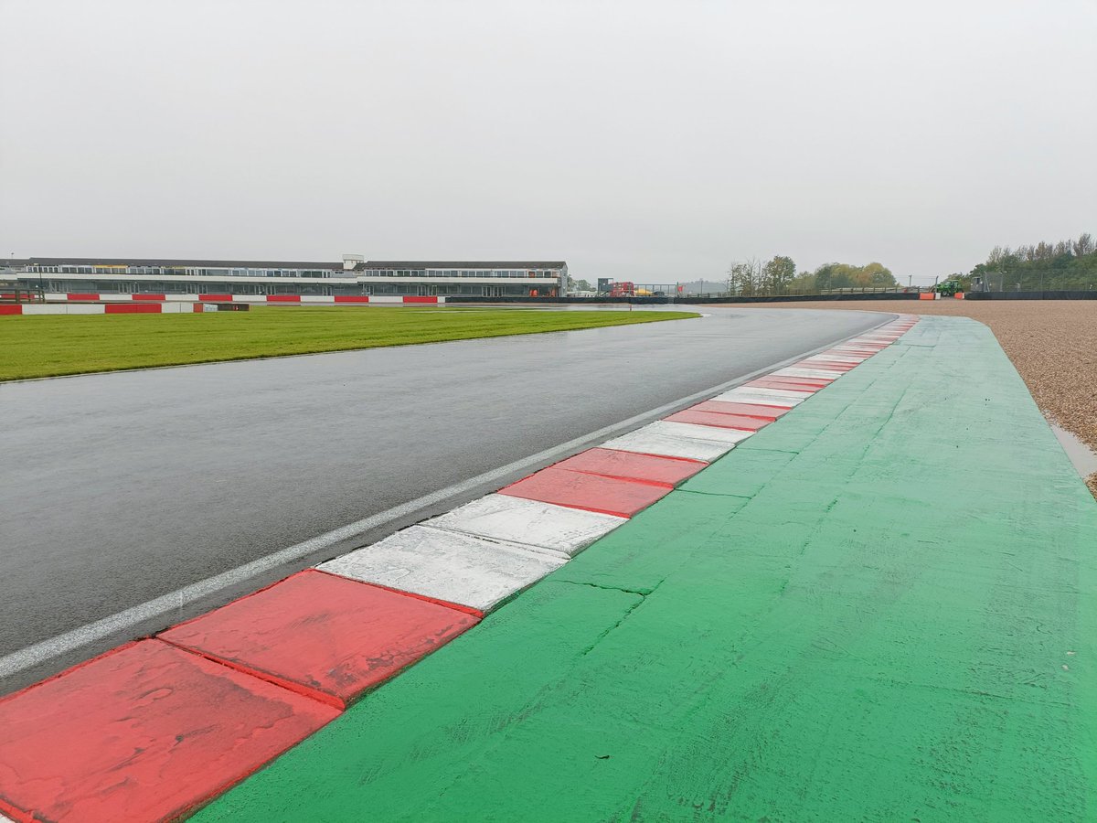 StevenPashley's tweet photo. Last weekend of the year! 🏁🧡 https://t.co/fcrmq7UezM