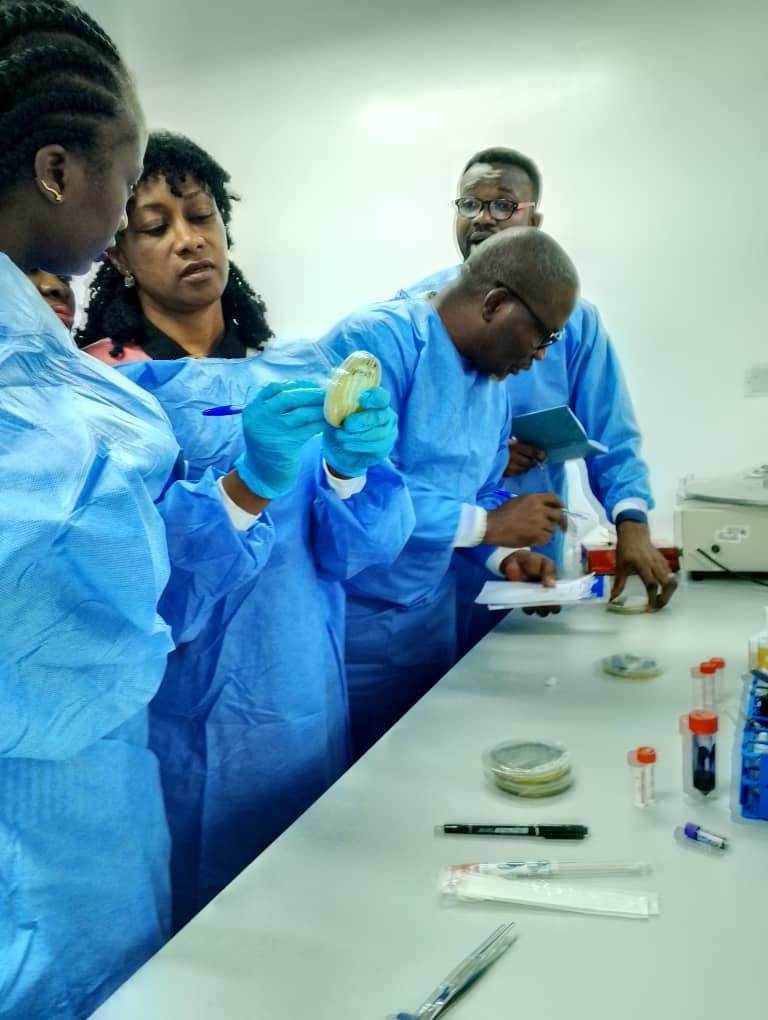 nifuscab's tweet photo. A new program year kicks of with more capacity building for AFST (molds) training at the National Mycology Reference Lab. Trainees were lab scientists from 5 geopolitical zones in Nigeria. @UnilagNigeria @ubthng @UnivOfNigeria @Unical1975 @UDUSOK #AFST #capacitybuilding #molds https://t.co/eCImibIygQ