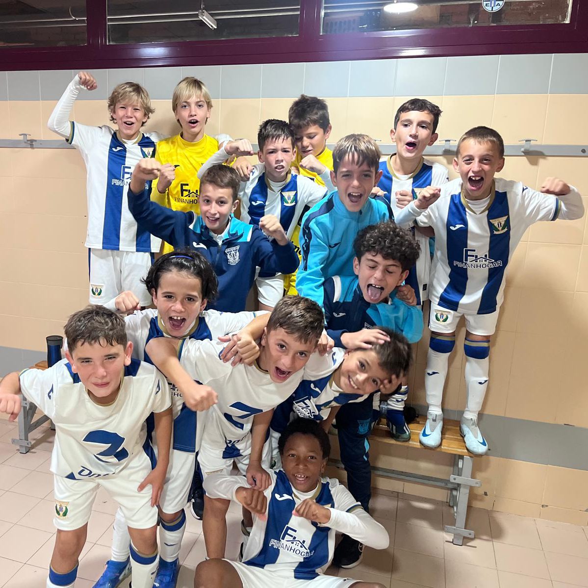 CanteraPepinera's tweet photo. 📋 Resultados #CanteraPepinera

✅ Victoria del ALEVÍN B
👉 8-1
🆚 CF Fuenlabrada ‘A’ 

⚽️⚽️ Marcos  Valleros 
⚽️ Lucas Sánchez 
⚽️ Alejandro Fernández 
⚽️ Nico 
⚽️ Santiago 
⚽️ Gabriel 
⚽️ En propia puerta https://t.co/Fv99DS2Vmz