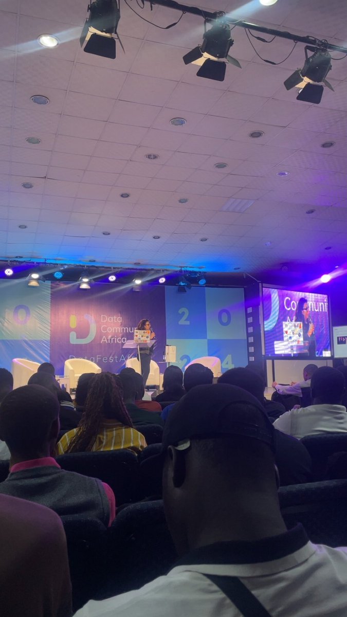 AnalyzewithNaza's tweet photo. Day 2 and dressed to connect ✨✨.
#DataFestAfrica2024 #DFA2024 #datafest https://t.co/QqZtJEFp4t