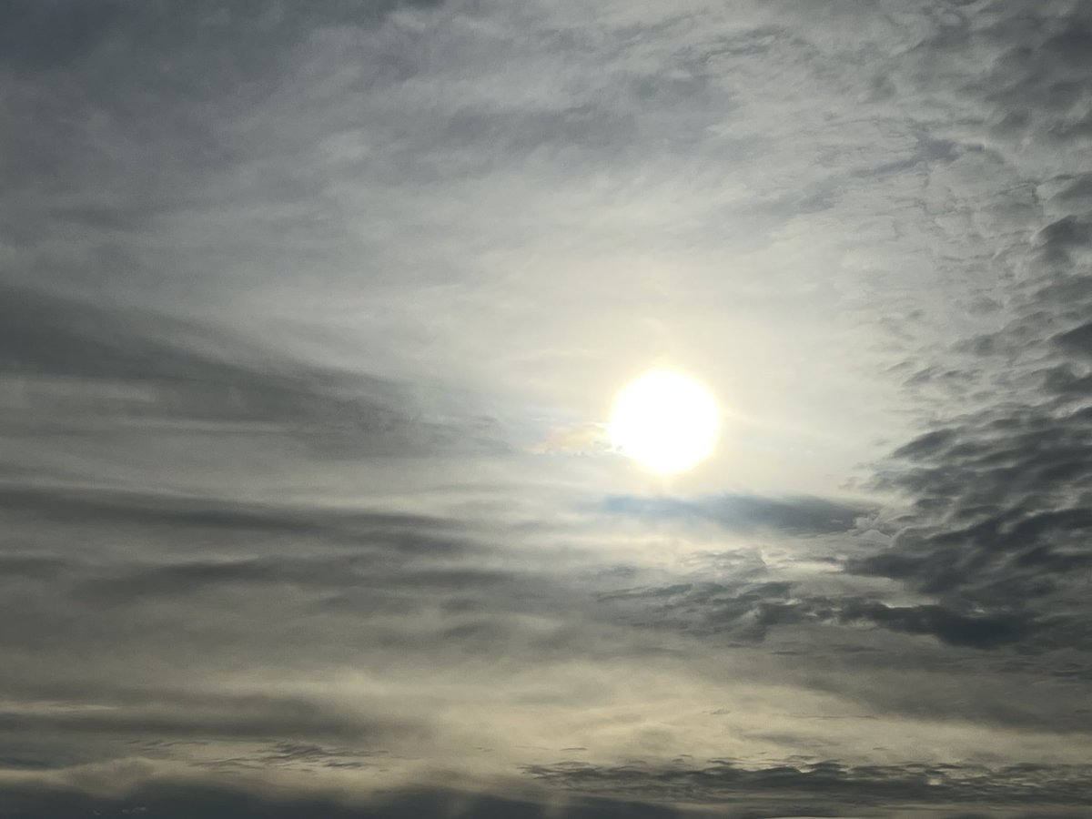 Bru40_r's tweet photo. Ciel du jour 

#sky #clouds #sun https://t.co/F3IYGsli5e