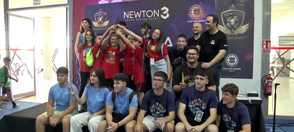 Todo un honor que #ProyectoNEWTON3 @iesloscerros haya sido reconocido en <a href="/PremioEspiral/">Premio Espiral</a> 2024

🩵Enhorabuena finalistas y candidatos. 
💙Agradecidos al jurado y organización.
❤️Dedicado al alumnado, docentes, centros, empresas, instituciones...

#ELF24 #PIE24
<a href="/Innovasur/">INNOVASUR</a> <a href="/dipujaen/">Diputación de Jaén</a>