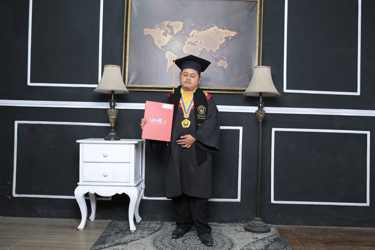 Pak <a href="/lukmanovwb/">lukman</a> , Apakah wisuda dapat dibenarkan menjadi alasan bagi seseorang untuk berhenti belajar?