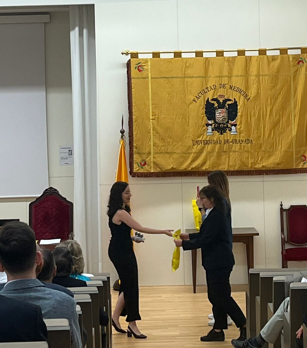 Servicio de Dermatología HUVN Granada tweet media