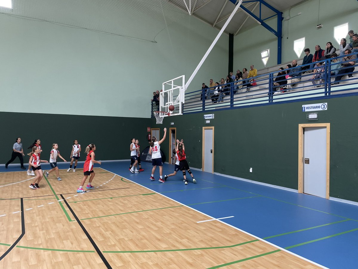 FBCyL's tweet photo. #FanaticMini Aguilar de Campoo acoge la primera cita de la temporada.
🏀🏀🏀🏀🏀
Nueva fiesta del mini en el Complejo Deportivo Alberto Fernández ⛹🏼♀️⛹🏽♂️⛹🏽♂️⛹🏼♀️ https://t.co/f9aUMes0P1