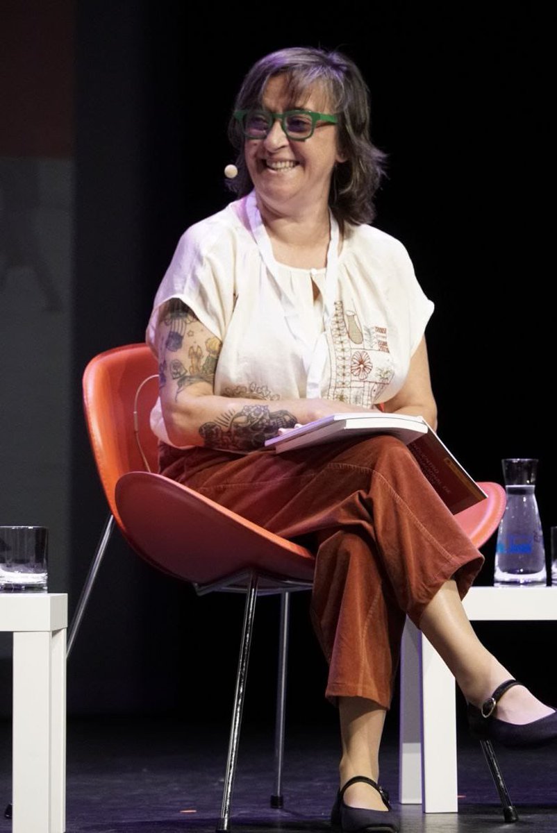 educaciongob's tweet photo. @CarmenRuizRepul @IgualdadGob @InstMujeres @AytoAviles @GobAsturias ¡Vaya mesa tenemos ahora! Hablamos de educación afectivo-sexual con @Cristina_H_, directora del @InstMujeres; la psicóloga y educadora sexual @ElenaCrespi81; Laura López, de @MujeresJovenesF; y Pilar Quirós, del colegio San Cristóbal de Avilés. Modera @RaquelCernuda. https://t.co/fKn9hq91C9