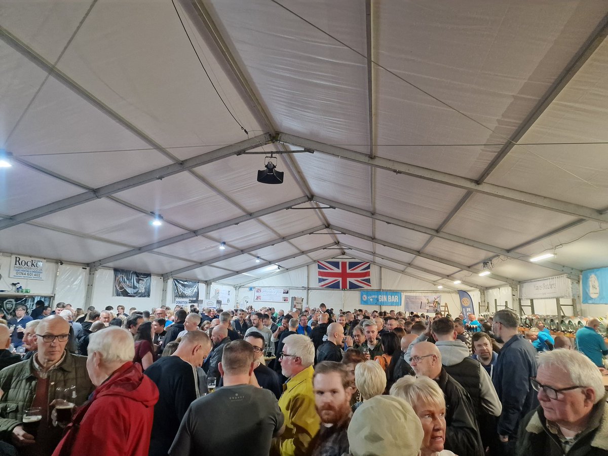 #RainhillBeerFestival lots of superb ale sank last night.. great vibe.. loved it 👍👍👍

Long may the <a href="/RainhillBeer/">Rainhill Beer Festival</a> last