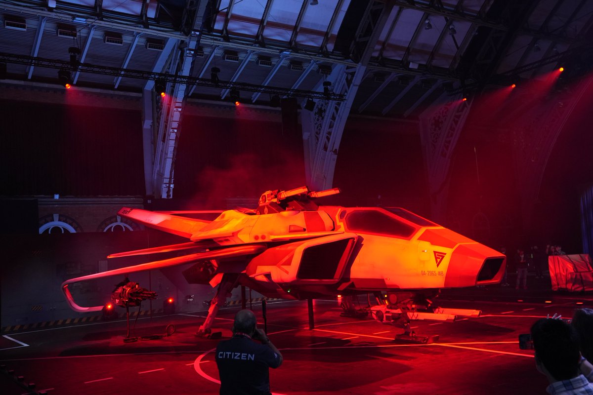 BinaryLoop's tweet photo. Now this is what we came to CitizenCon for! https://t.co/Z1AxQfRvp6