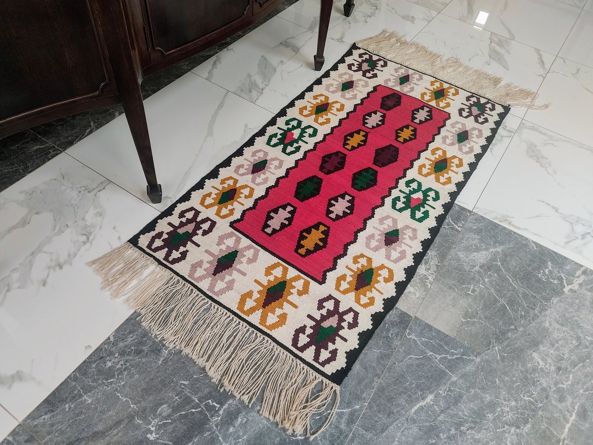 SRBinKenya's tweet photo. So proud of four hundred years long #tradition of #Pirot #kilims weaving! We in @SRBinKenya are happy to have an opportunity to enjoy every day in one of these unique pieces of art with remarkable beauty and diversity of motifs and ornaments. #Serbia
#handcraft https://t.co/qFdmC1M6vw