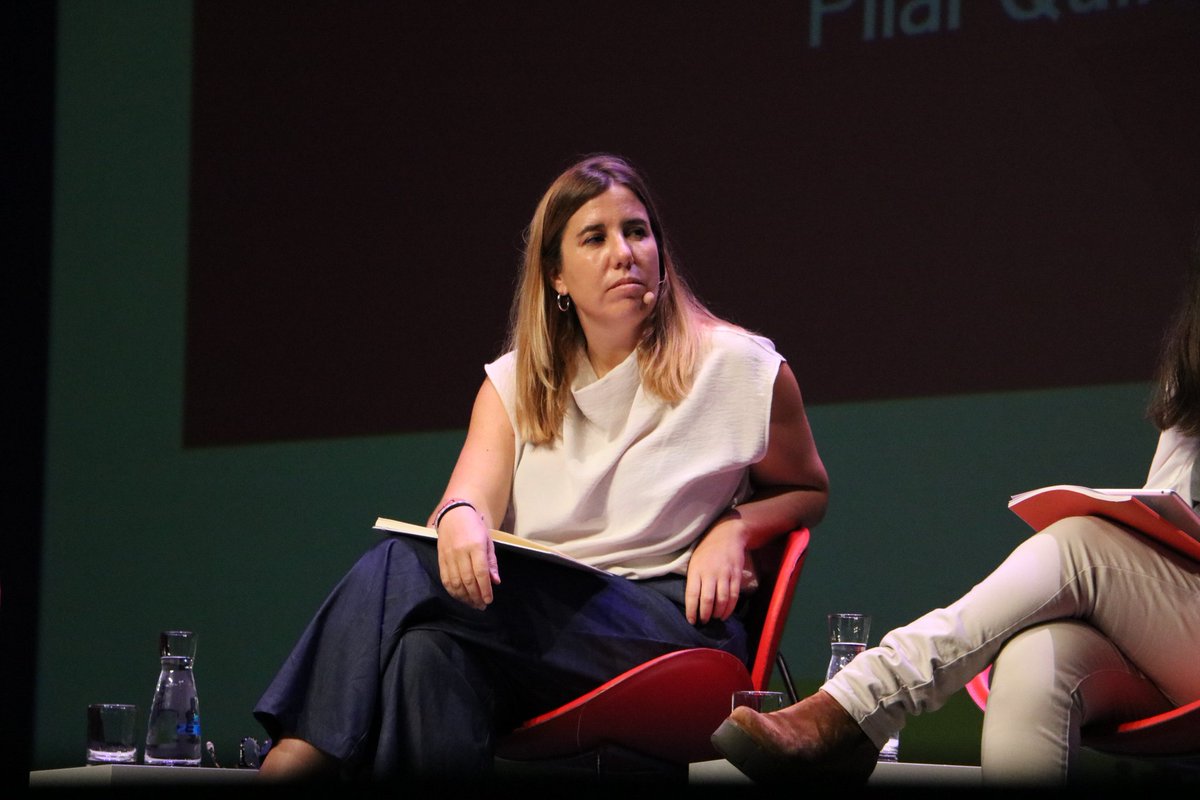 InstMujeres's tweet photo. 👉🏽 Nuestra directora, @cristina_h_, participa en la siguiente mesa del #EncuentroCoeducación: Promoción de una educación afectivo-sexual en igualdad a través de la coeducación.

🔴 @ElenaCrespi81 
🔴 Raquel Cernuda
🔴 Laura López 
🔴 Pilar Quirós

🔗 https://t.co/fmEbFlHUwV https://t.co/d5gWYiIIbG