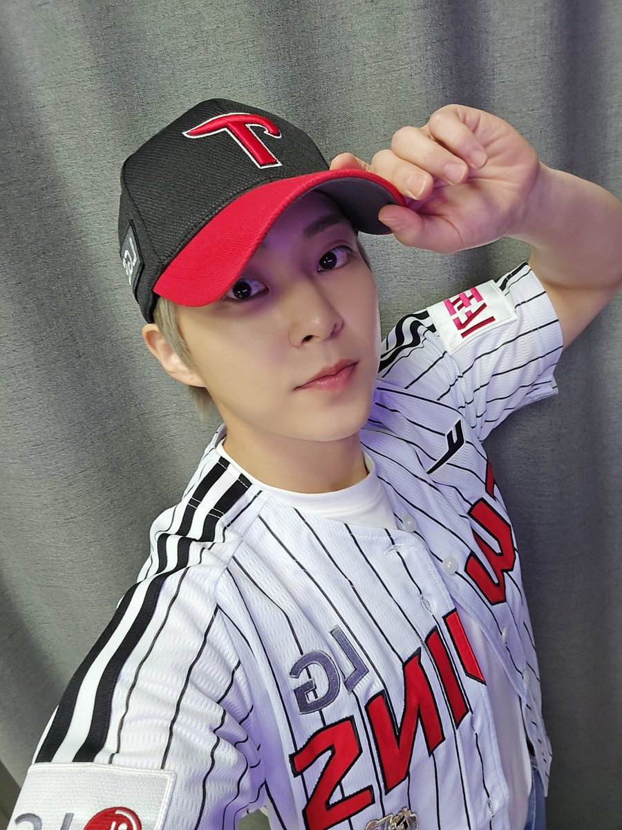 XIUMIN_official tweet media